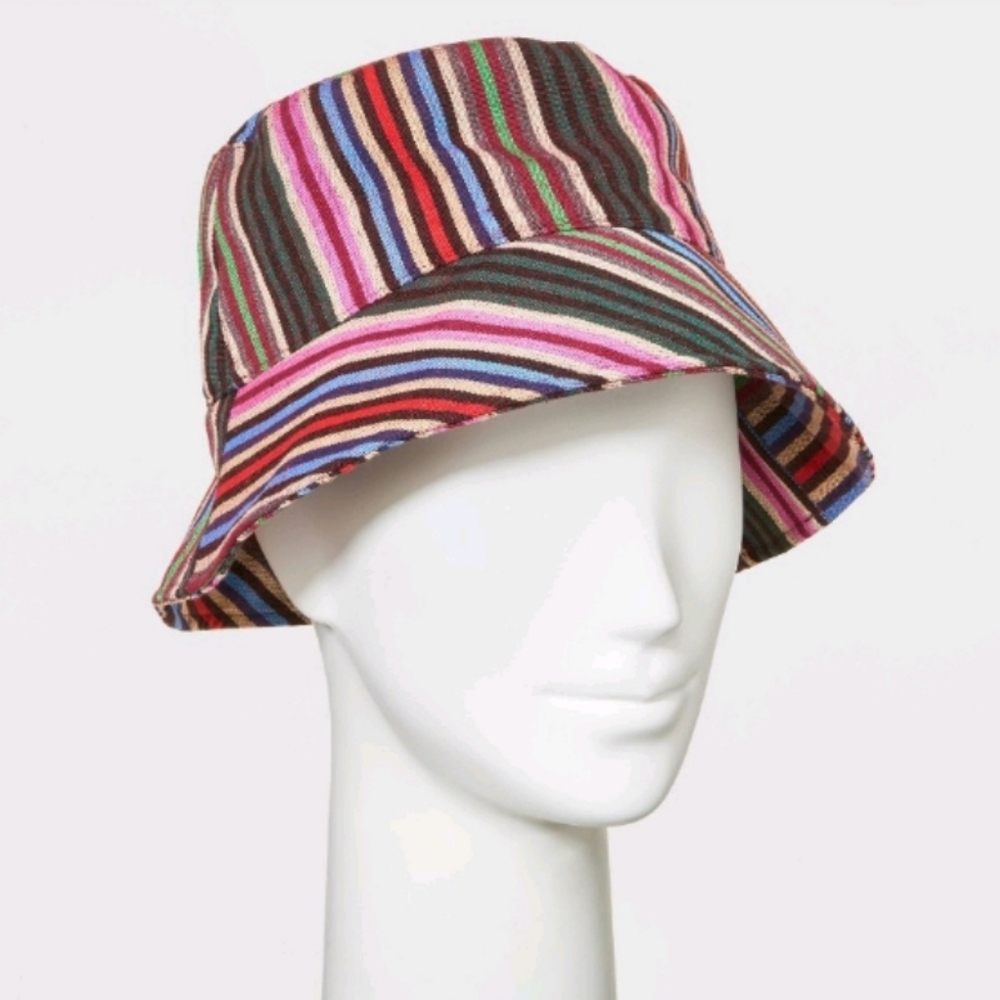 NWT Universal Thread Adjustable Striped Bucket Hat